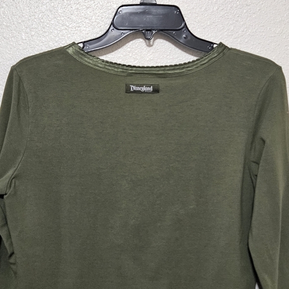 Disneyland Resort 3/4 length top size medium - Picture 12 of 14